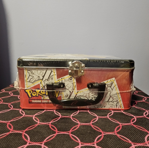 Pokemon Celebrations Collector Chest - Picture 5 of 8